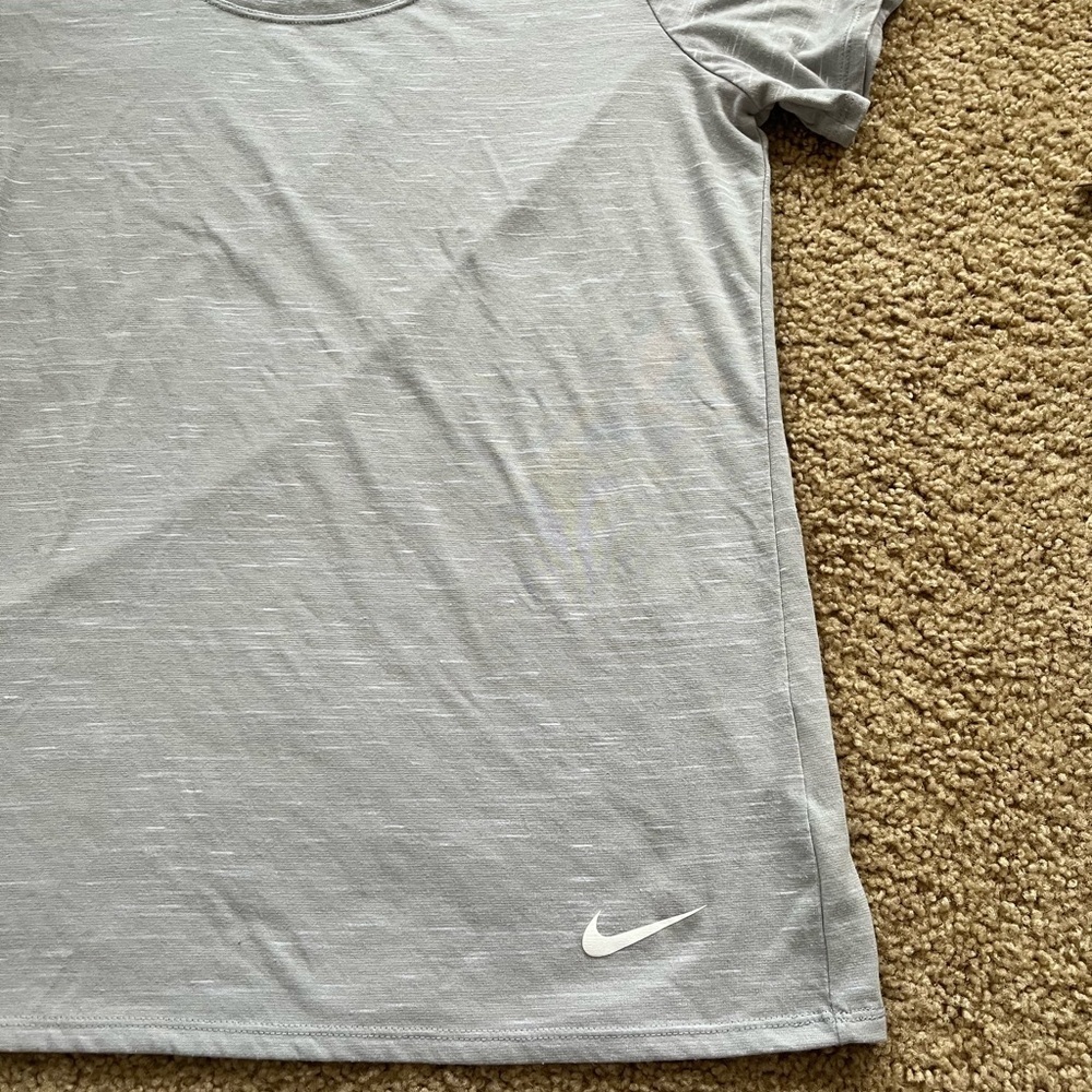 Light gray Nike tee - Picture 3 of 6